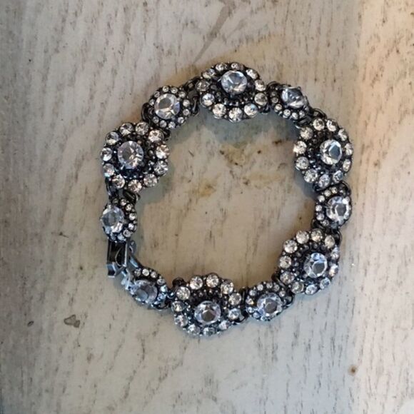 QUALITY CRYSTAL & Metal Jeweled Bracelet - Picture 6 of 8